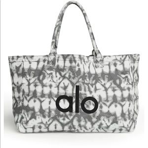 Alo Yoga Shopper Tote